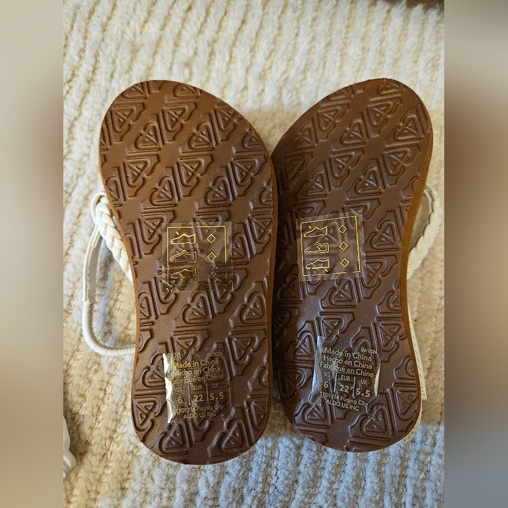 Roxy White Cabo Slingback Sandals Toddler Size 6 - Picture 2 of 4